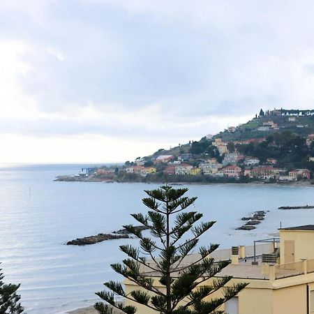 H11 Arma Vista Mare Panoramica Appartement Arma di Taggia Buitenkant foto