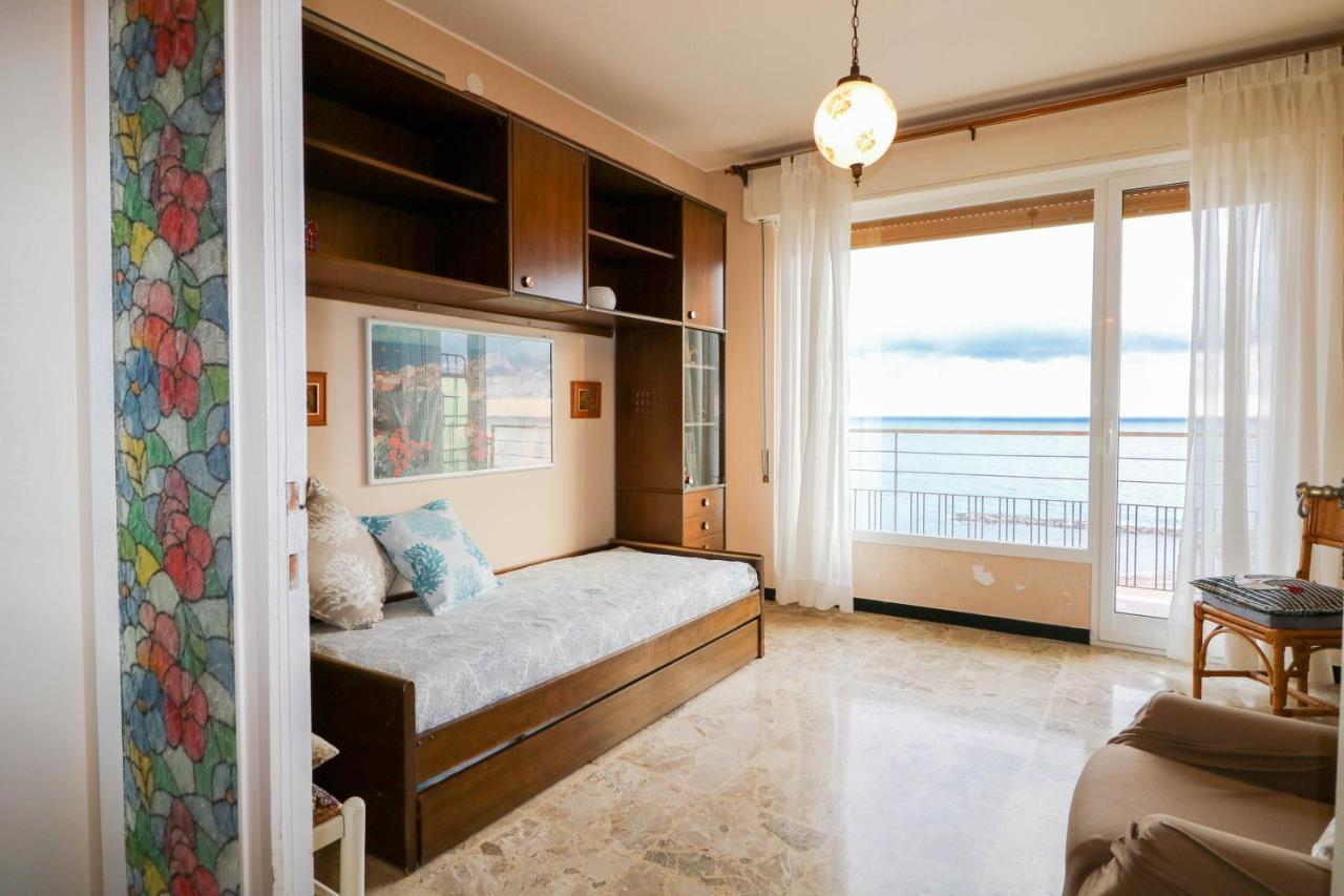 H11 Arma Vista Mare Panoramica Appartement Arma di Taggia Buitenkant foto