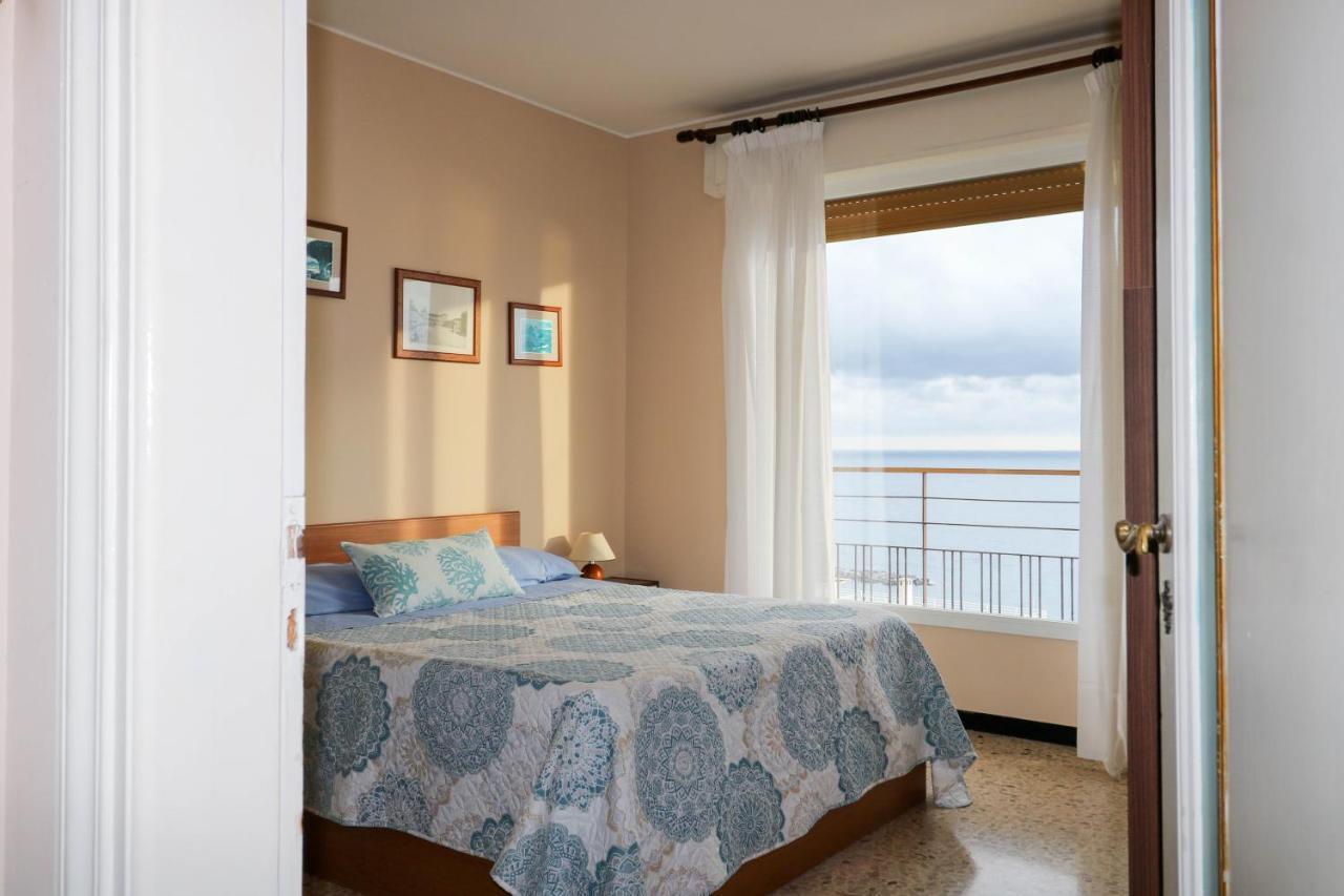 H11 Arma Vista Mare Panoramica Appartement Arma di Taggia Buitenkant foto